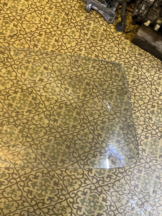 Лобовое стекло НОВОЕ ! ваз 2101-07 СССР