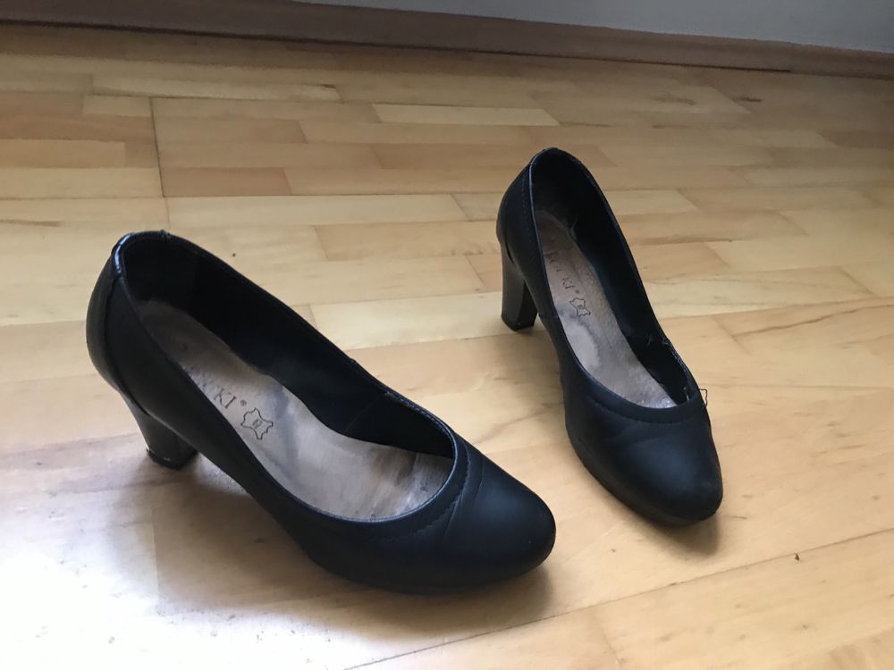 Obcasy buty na obcasie lasocki