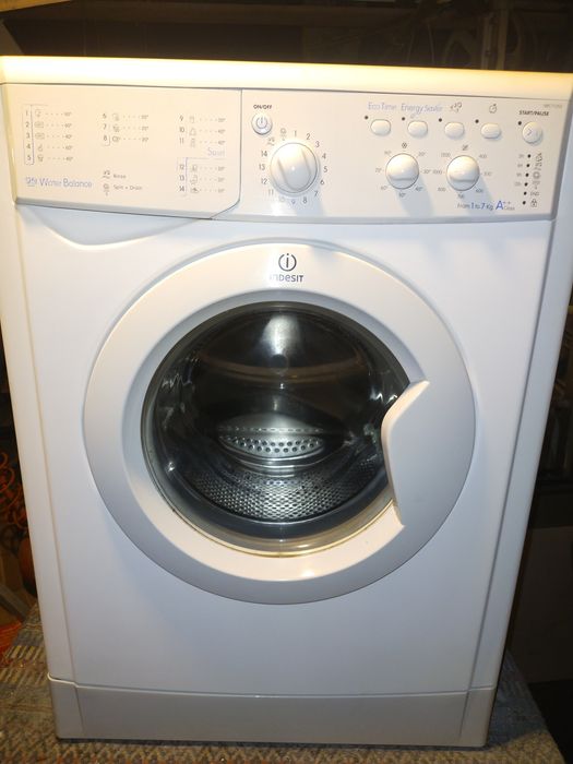 Máquina de lavar roupa Indesit 7kg a++