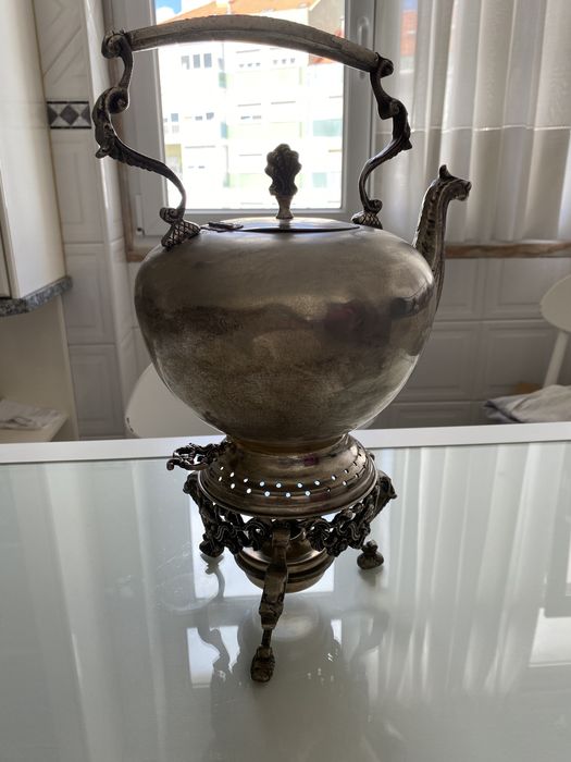 Samovar com lamparina