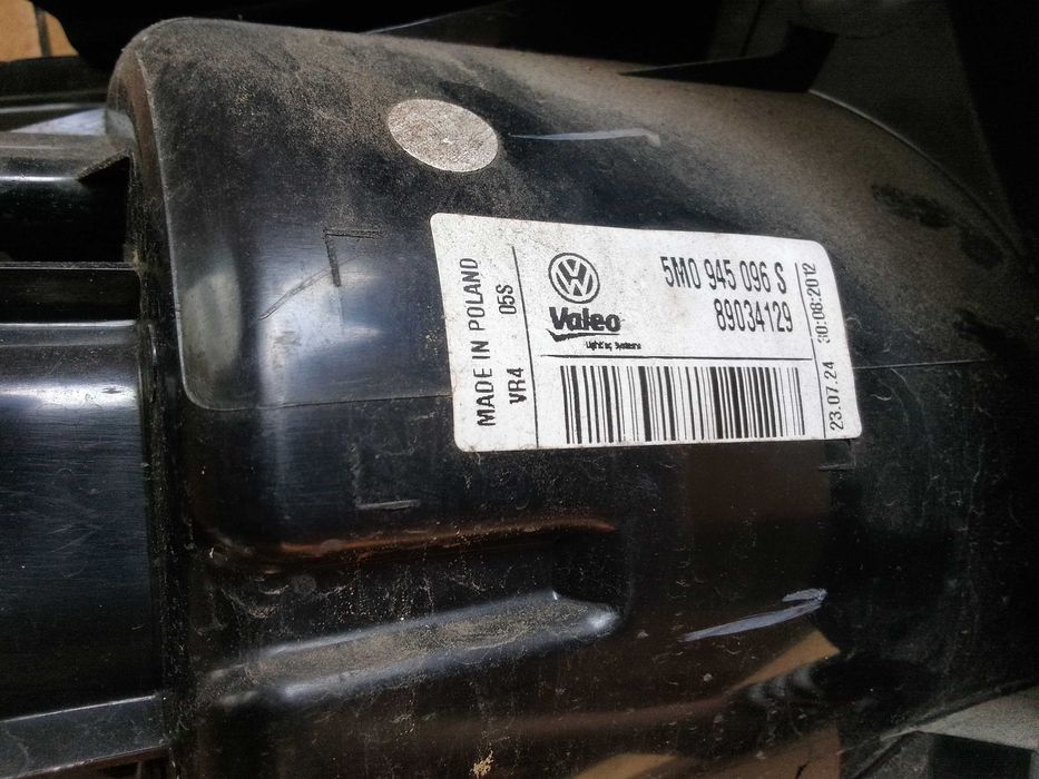 VW GOLF V 5 PLUS lampa lampy tył w błotnik