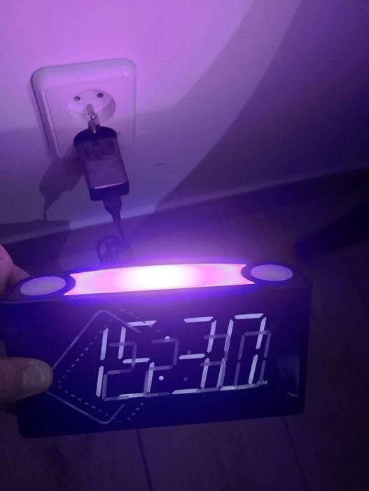 Zegar budzik lampa