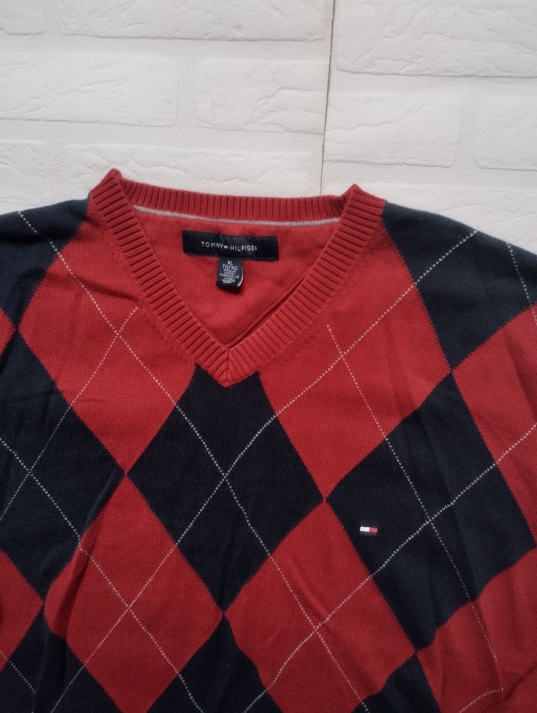 Sweterek z romby Tommy Hilfiger orginał szpic XL/2XL wyprzedaż