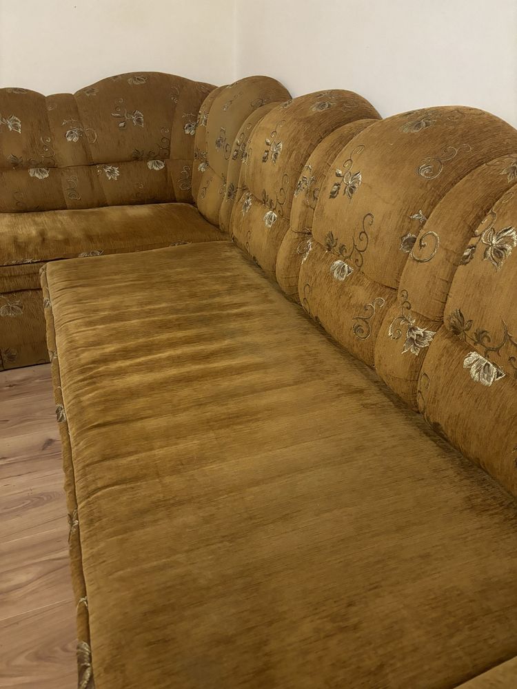 Naroznik rozkładany z funkcją spania