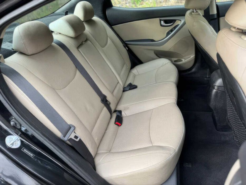 Hyundai Elantra Limited      2015