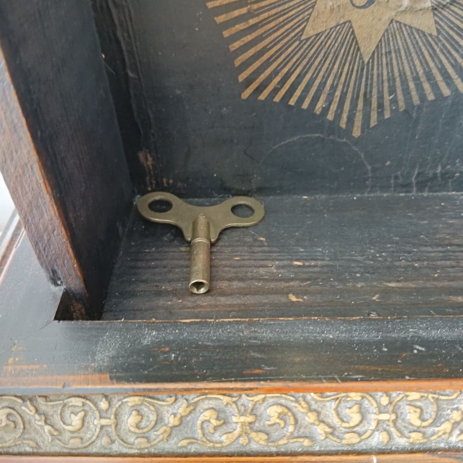 Zegar Kapliczka Junghans