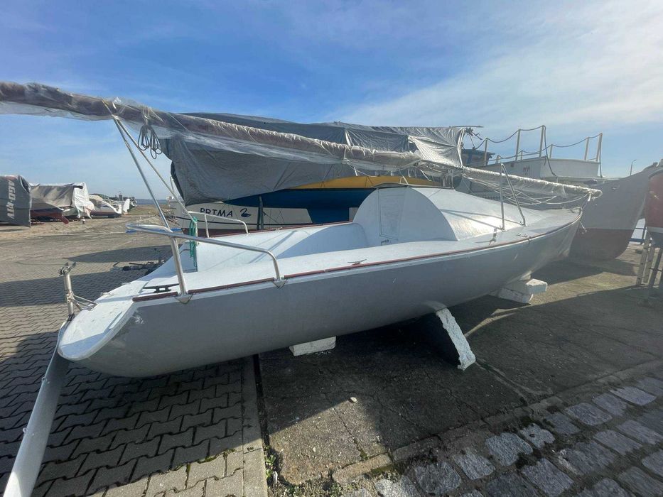 Żaglówka/Jacht żaglowy rekreacyjno-regatowy.