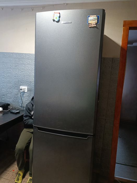 Продам холодильник