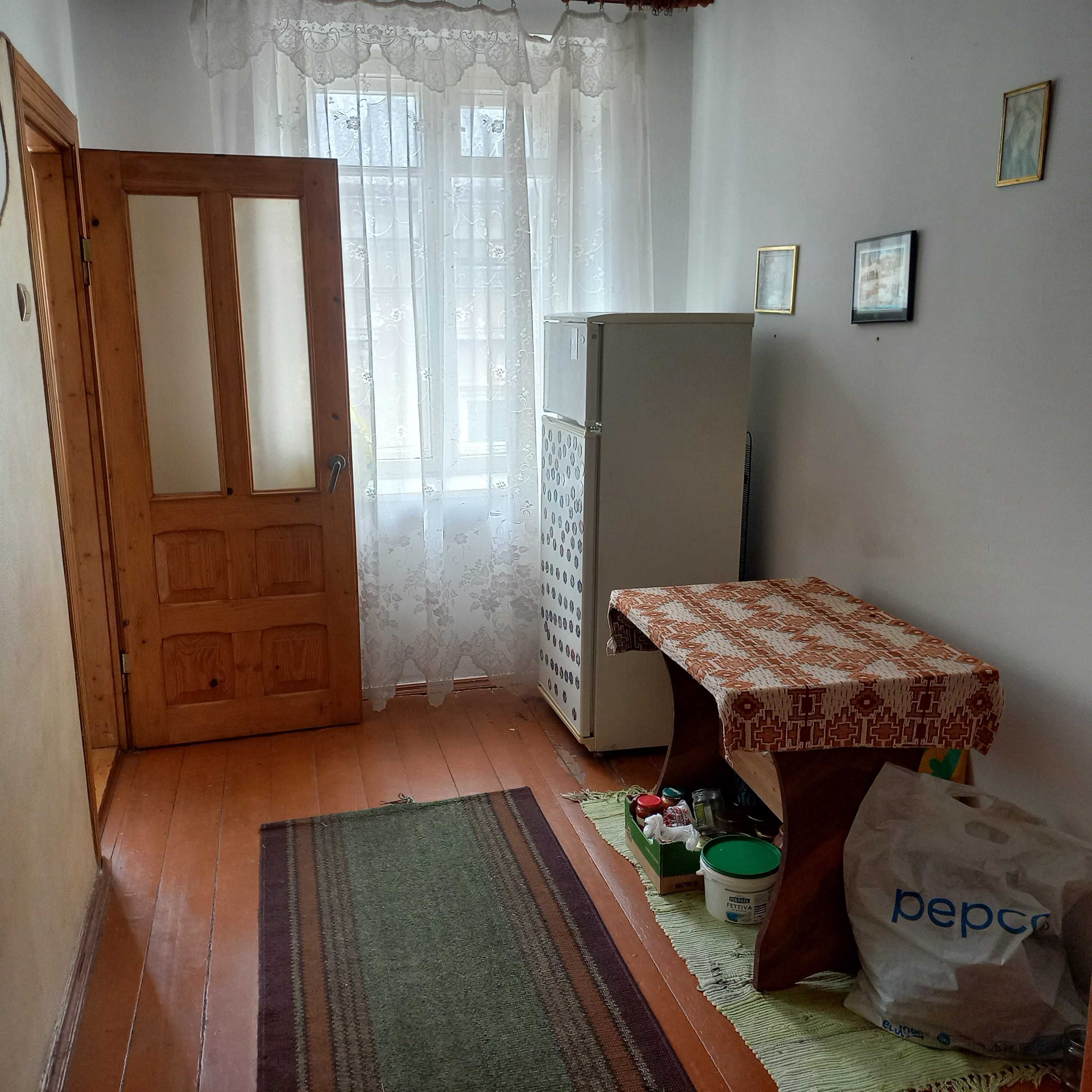 Продам двокімнатну квартиру м.Самбір