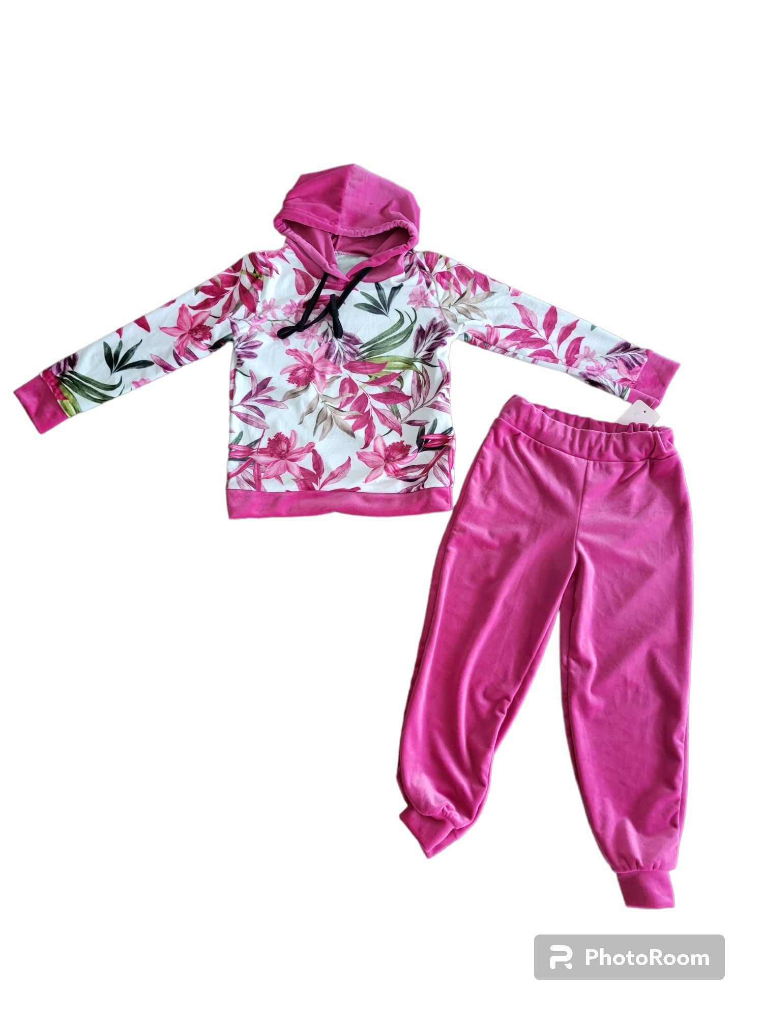 Welurowy dres komplet dla dziewczynki różowy 6L 110-116