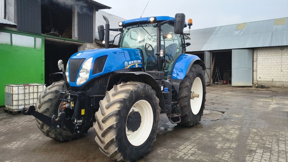 New Holland T7.235