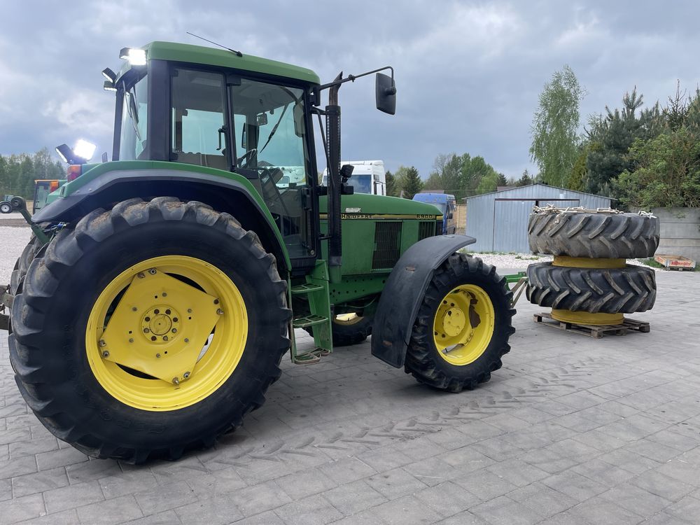 Ciągnik rolniczy John Deere 6900