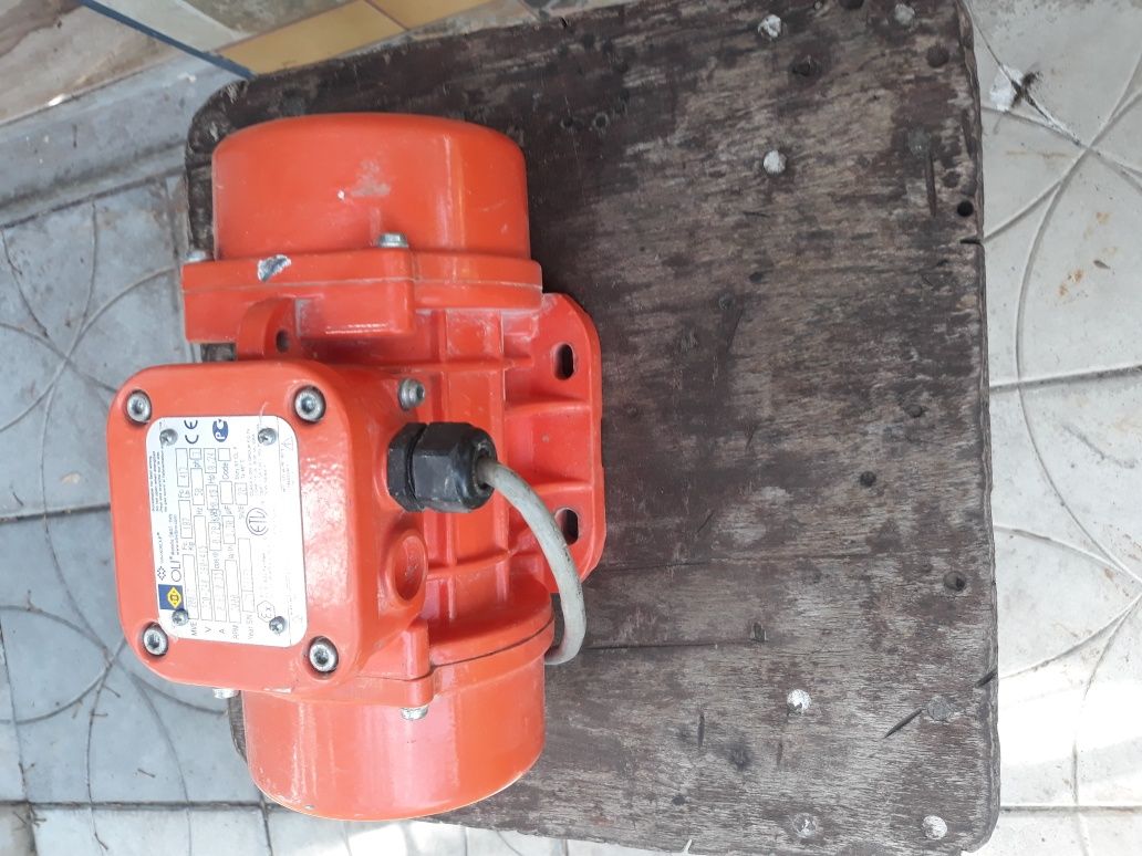 Sprzedam elektro wibrator 0li