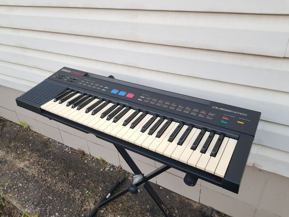 Синтезатор Yamaha PSR-7 +1, на 49 клавіш, б/у