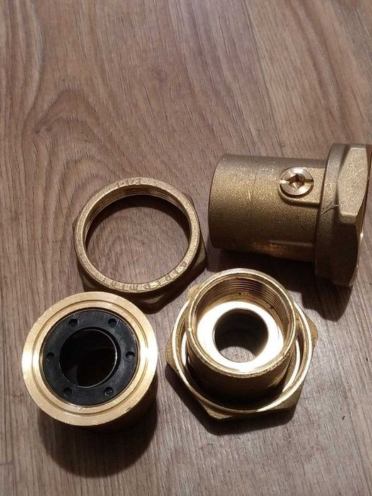 Запорный клапан для циркуляционного насоса GIACOMINI 1"х1"1\2