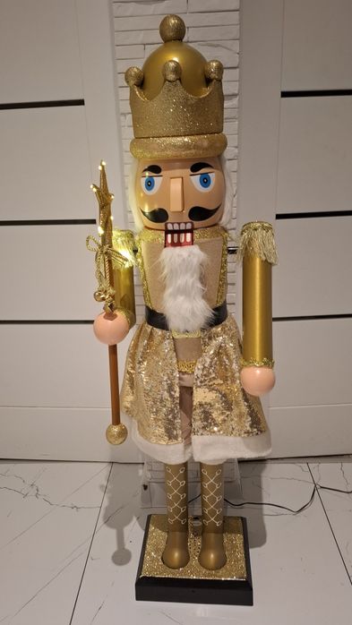 Dziadek do orzechów grajacy