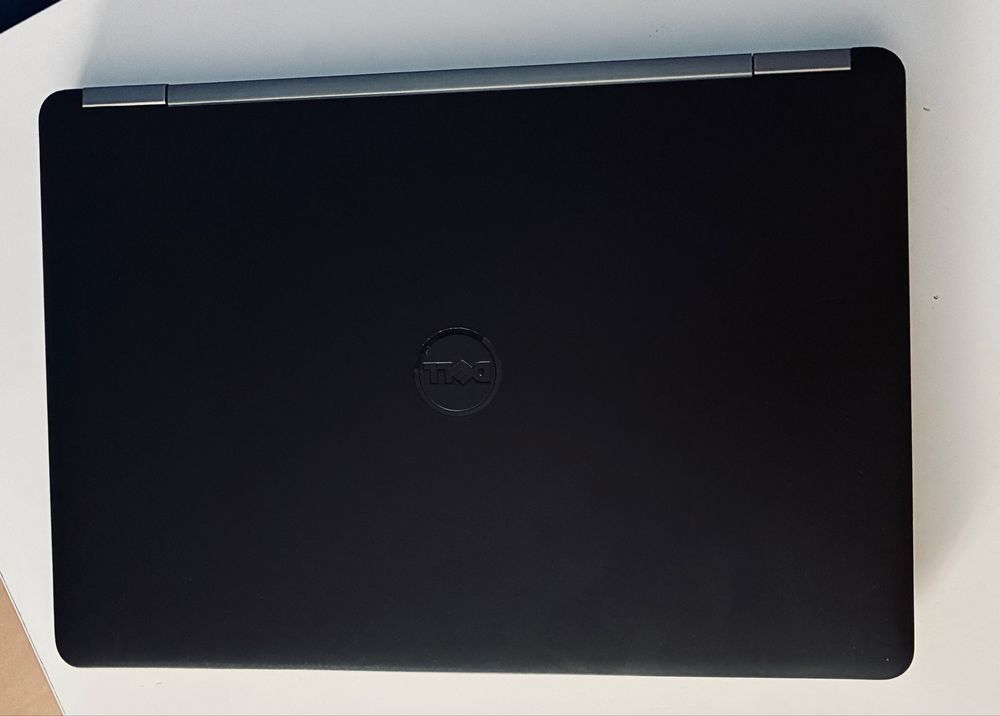 DELL E7270 i7/6th/8Ram/240m2/FullHD