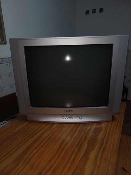 TV 28” - Samsung CW-28D83N
