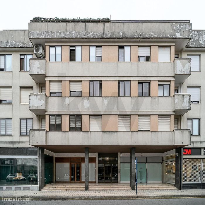 Apartamento T1+1 Rua da Alegria -  Aos investidores