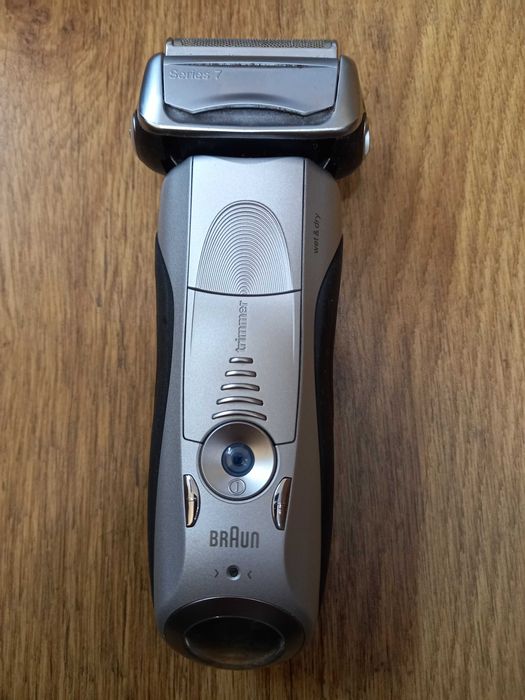 Електро бритва Braun Series 7