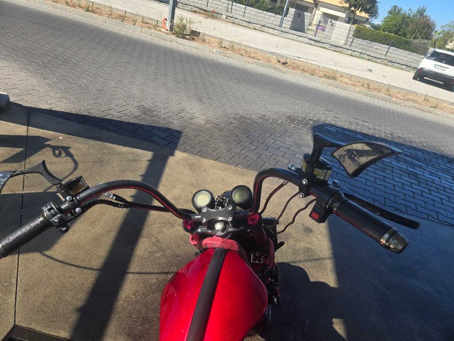 Moped elétrico rood