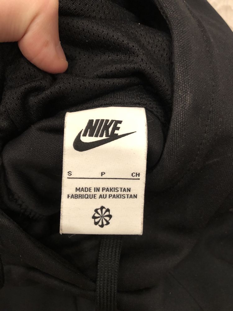 Czarna nowa bluza z kapturem Nike