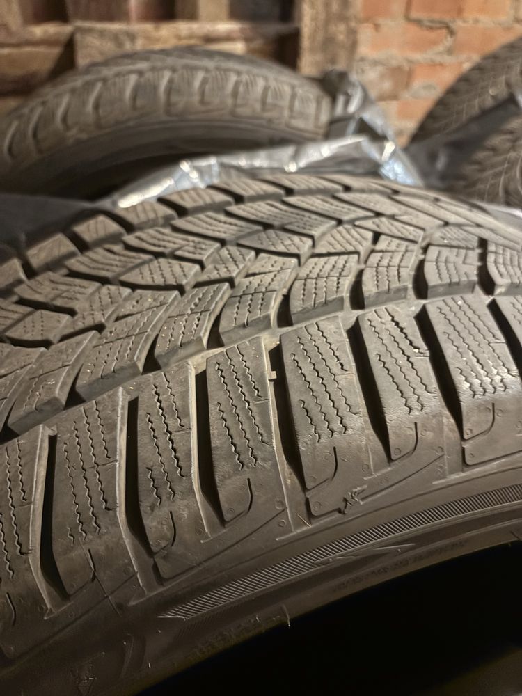 Opony zimowe Goodyear 245/45/19 super stan 102v
