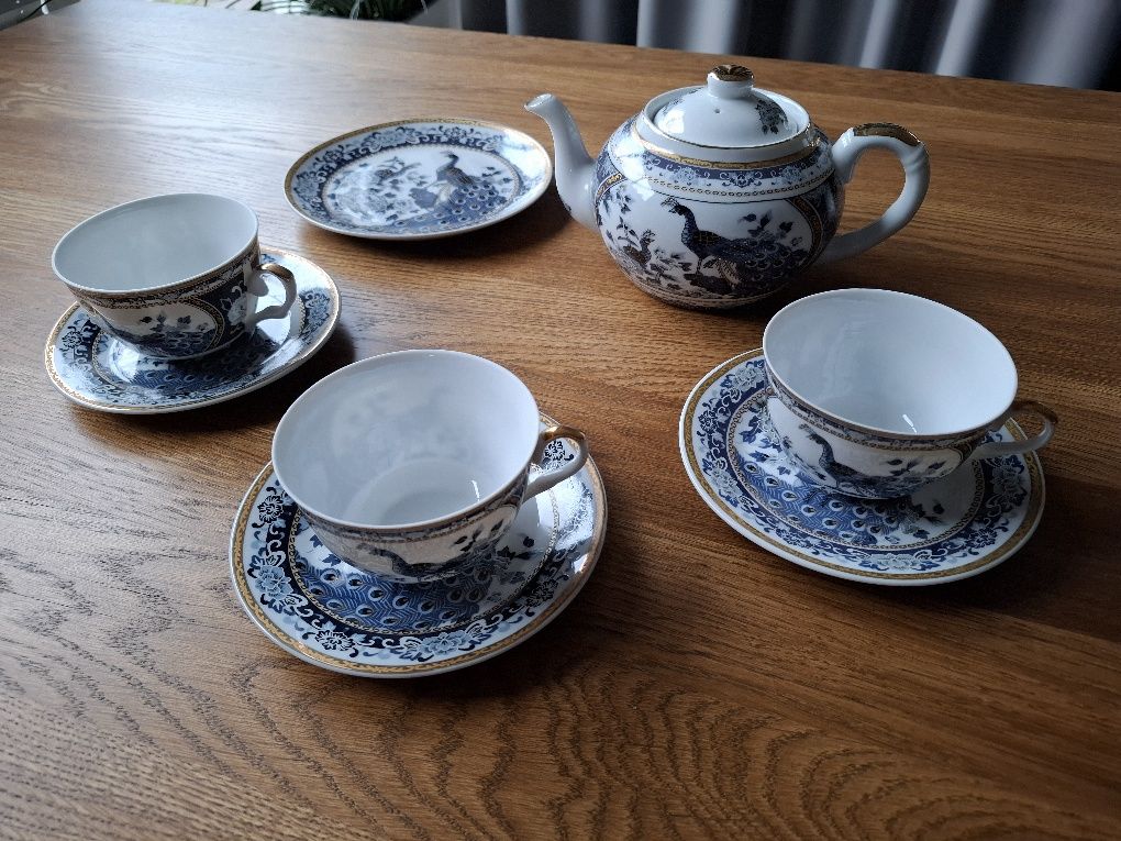 Porcelana wzór japoński filiżanki imbryk talerzyk