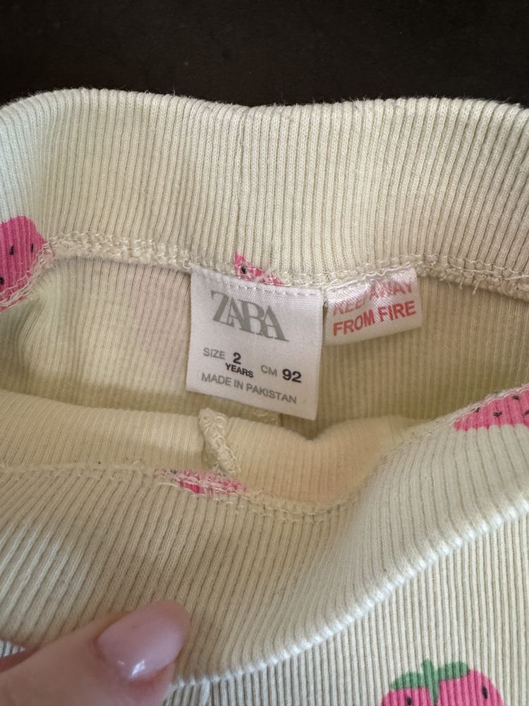 Bluza i legginsy w truskawki zara 92/98