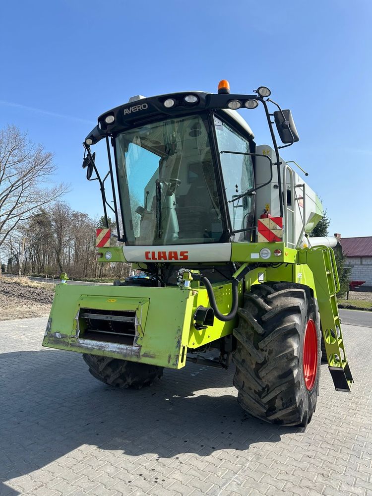 Claas Avero 240