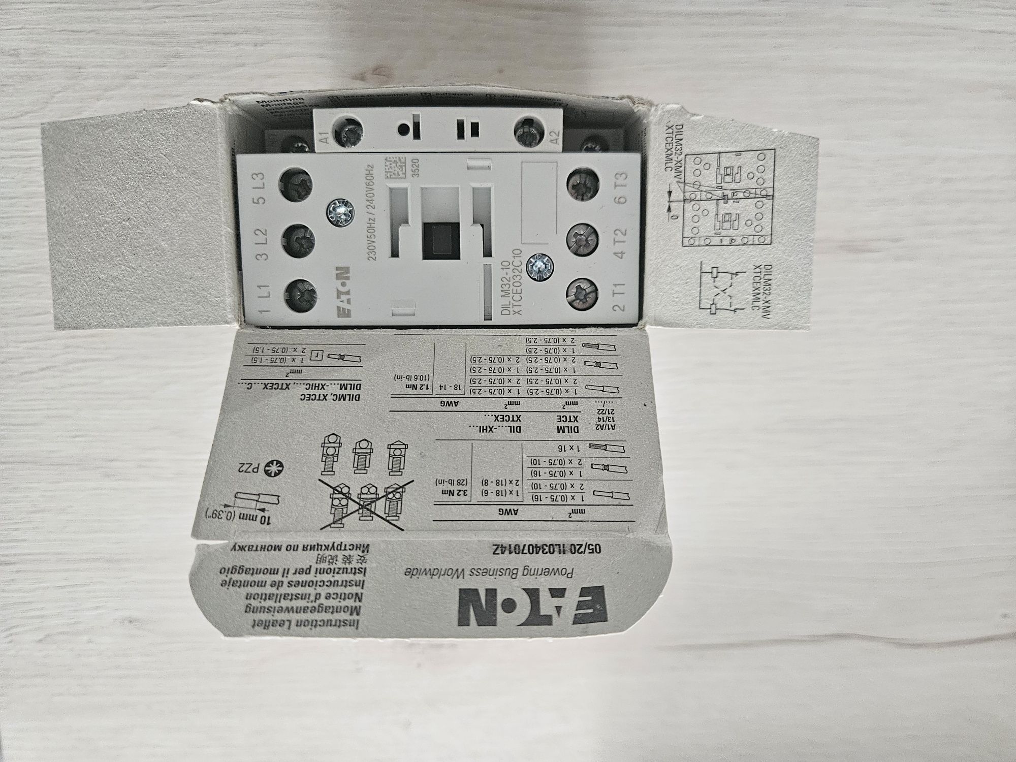 1SZT NOWY Stycznik DILM32-10 (230V50Hz,240V60Hz) #W2