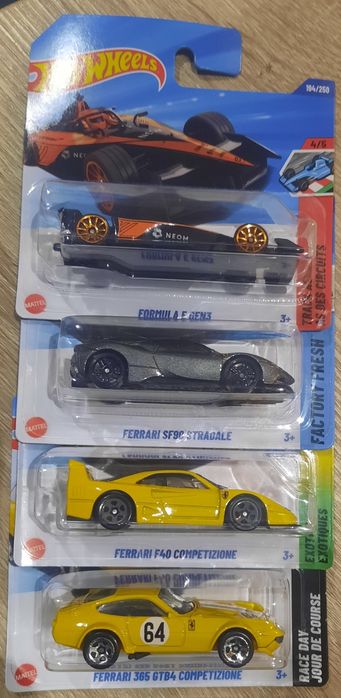 Vendo Hot Wheels sem qualquer dano na embalagem. Aceito trocas