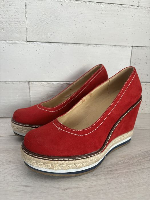 Buty na koturnie