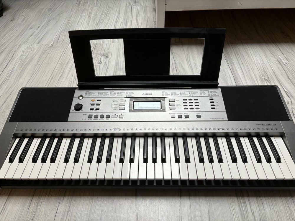 Keyboard Yamaha PSR-E353