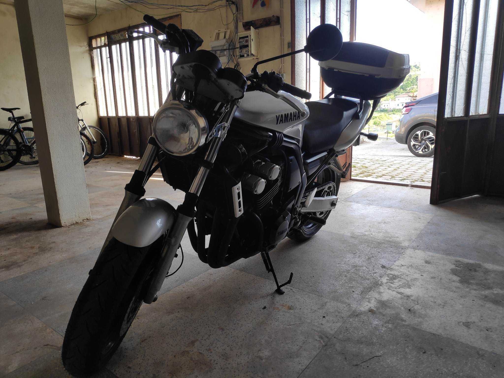 Yamaha FZS 600 Fazer