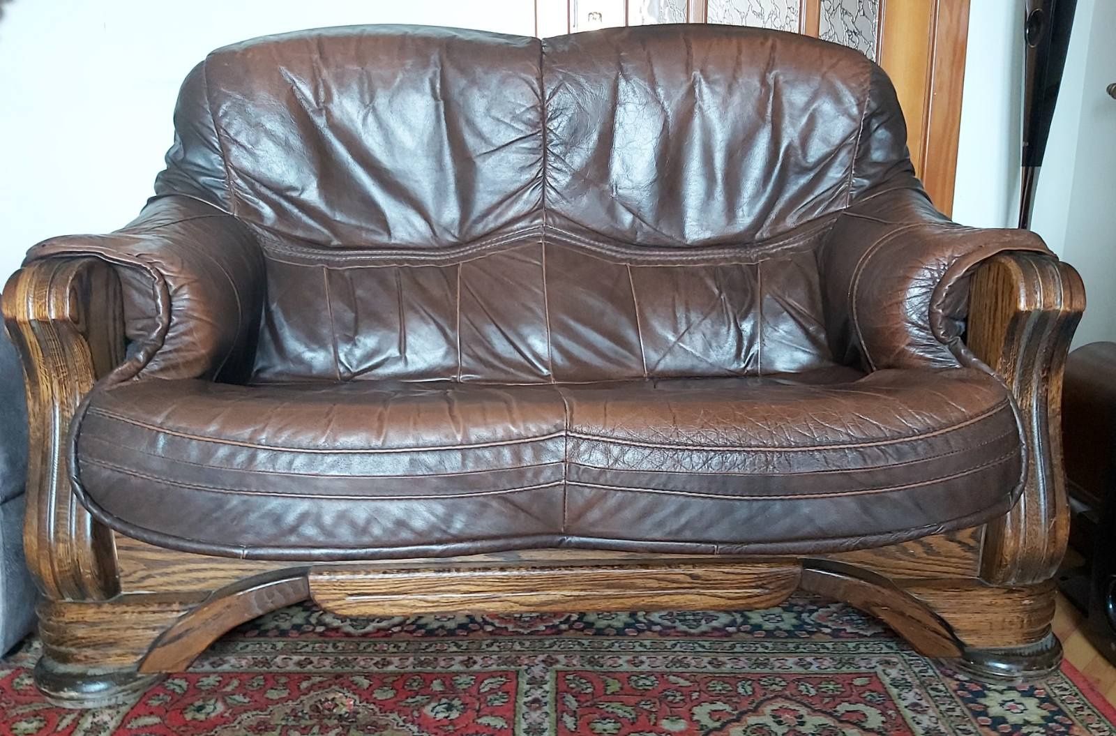 Шкіряний диван в Англійському стилі.