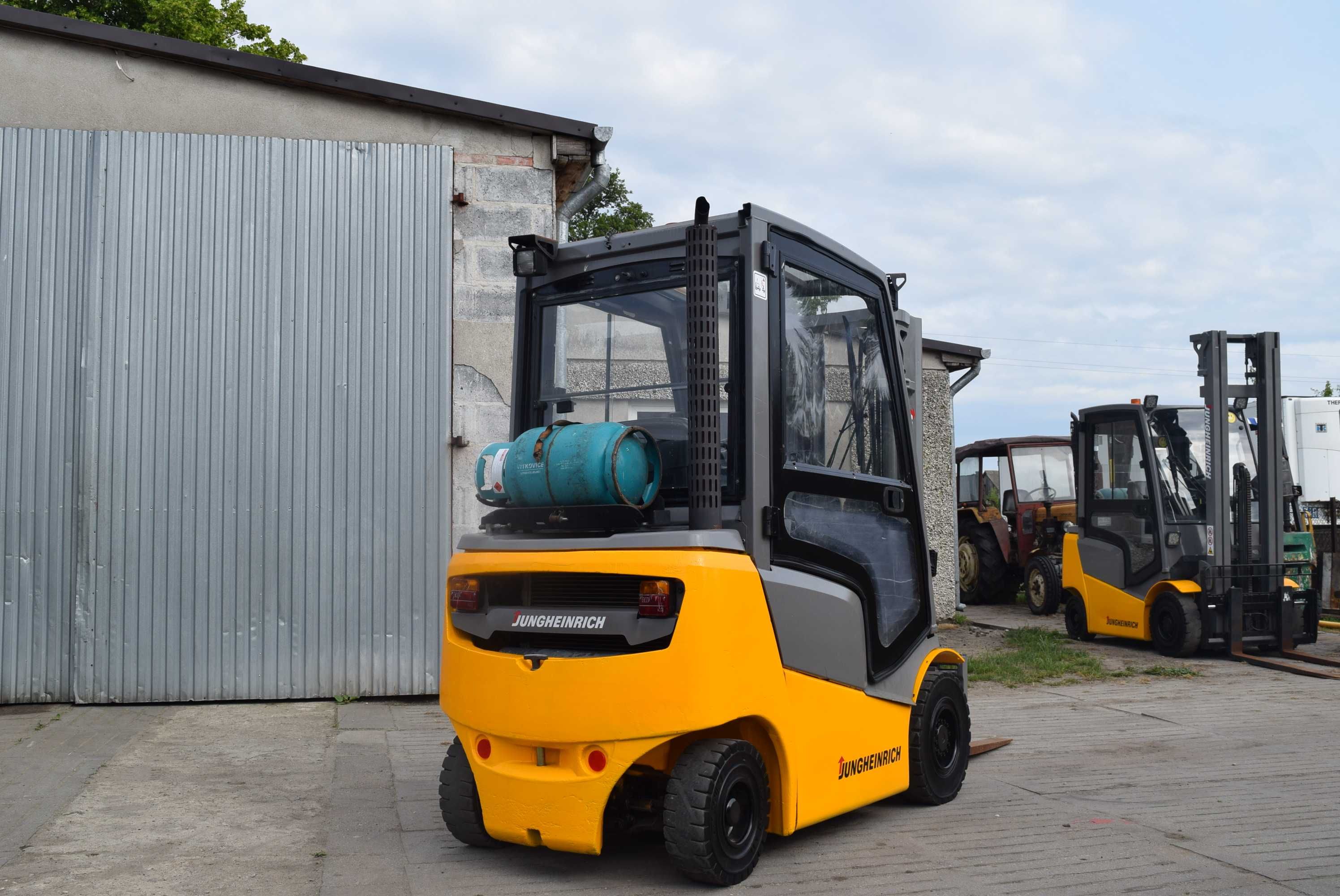 Wózek widłowy JUNGHEINRICH TFG 316 Triplex