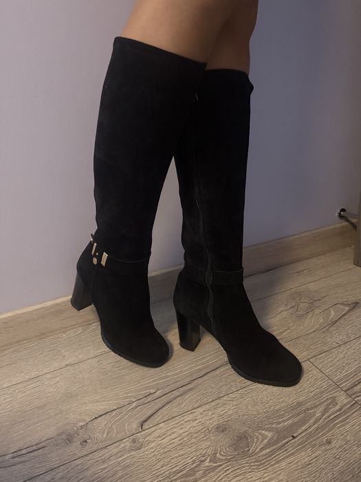 Жіночі замшеві зимові чоботи