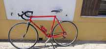 Bicicleta de estrada antiga