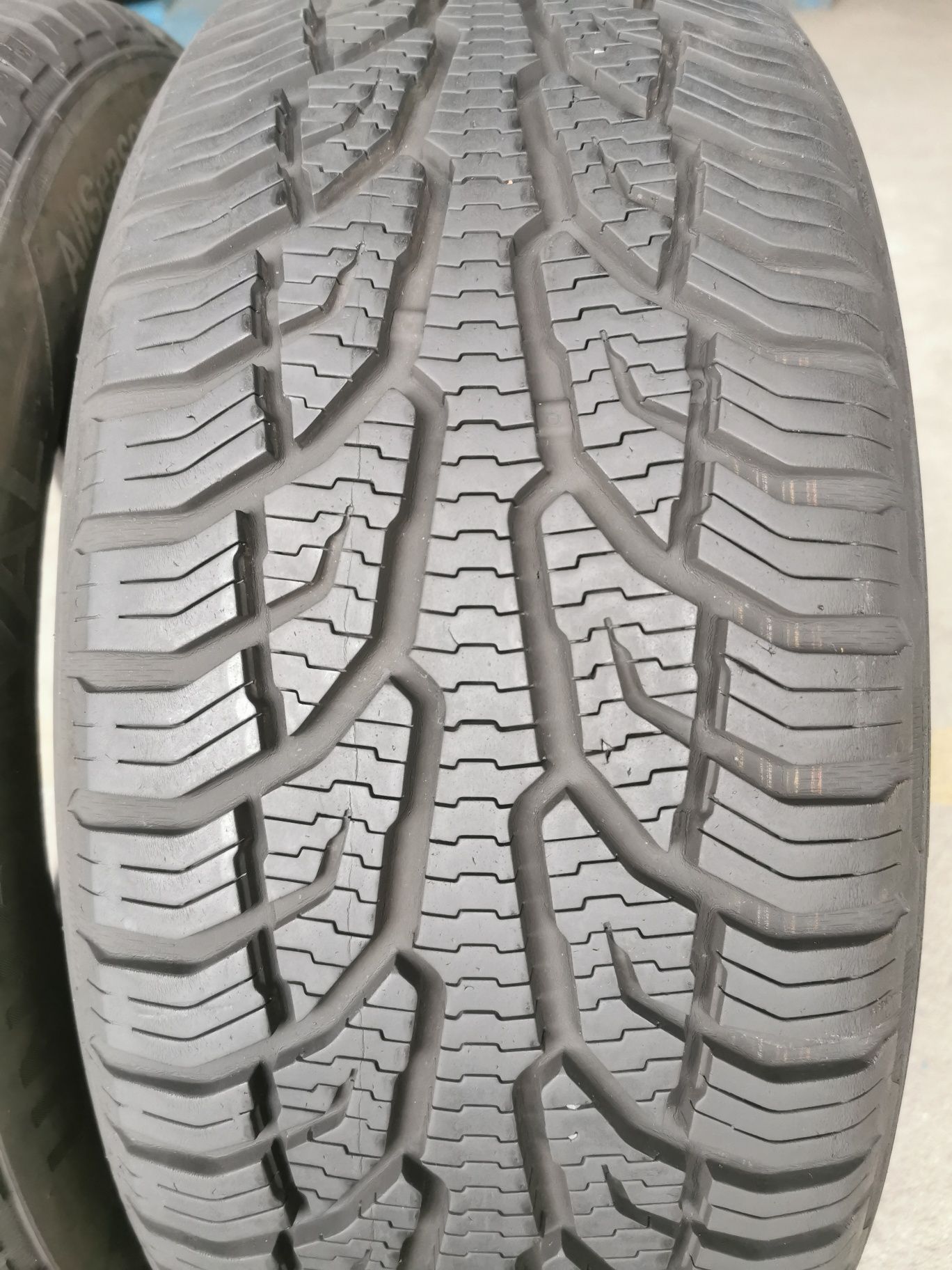 Para opon 215/55R16 97V Uniroyal AllSeasonExpert 2
