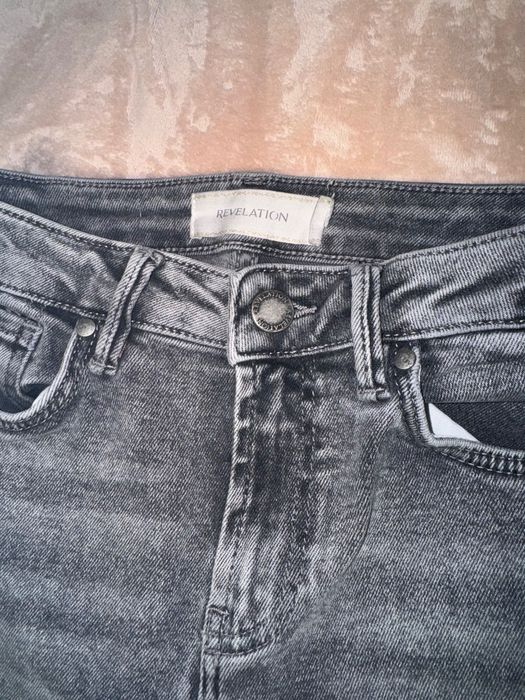 Жіночий одяг. Джинси. Худі.