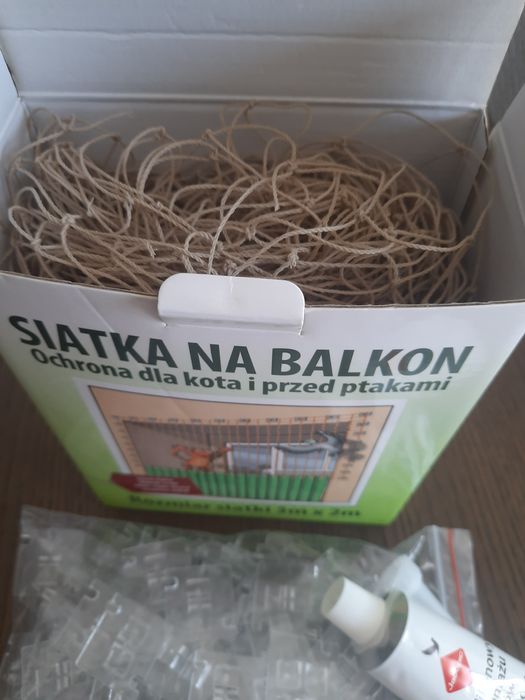 Siatka na balkon ochrona dla kota przed ptakami