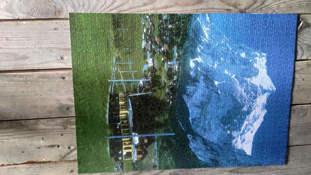 Obraz z 1000 puzzli do oddania.