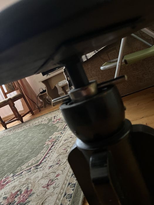 Табурет для піаніно