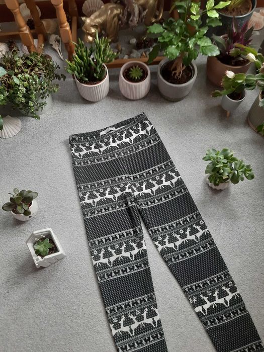 Świąteczne legginsy renifery XS C&A