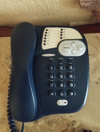 Телефон Betacom синього кольору