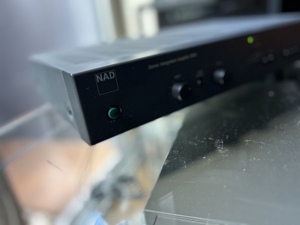 Amplificador NAD 310, excelente estado