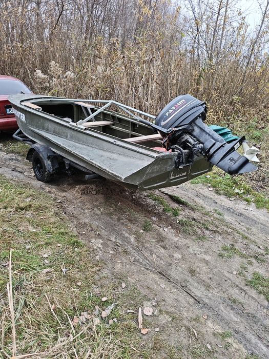 Продам лодку з мотором