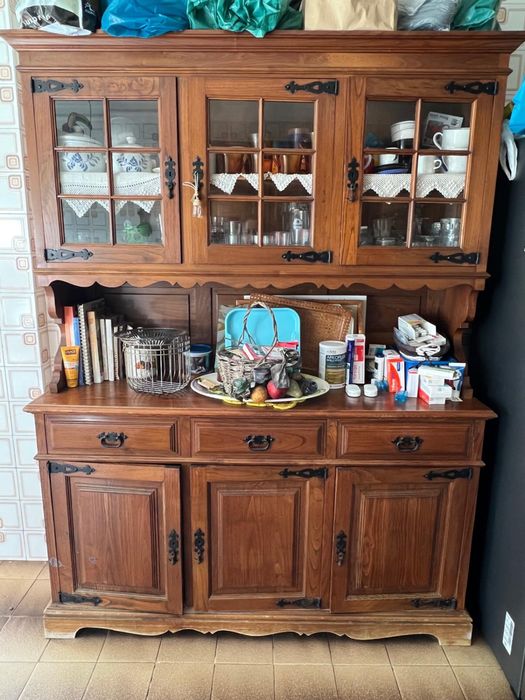 Aparador/Móvel de Cozinha em Madeira Maciça – Estilo Rústico