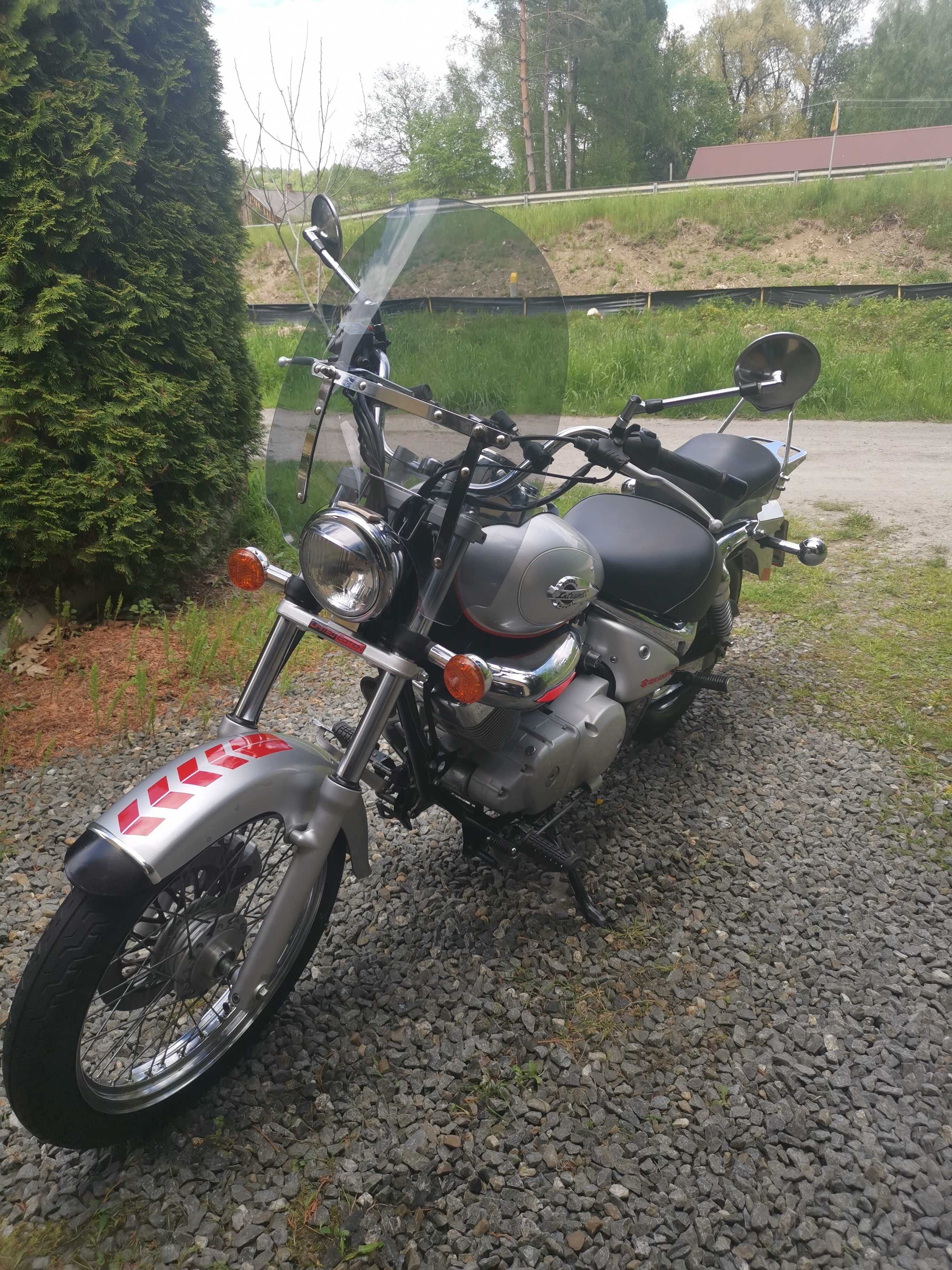 Suzuki Intruder VL 125 (konkurent Honda shadow i Yamaha Drag star)